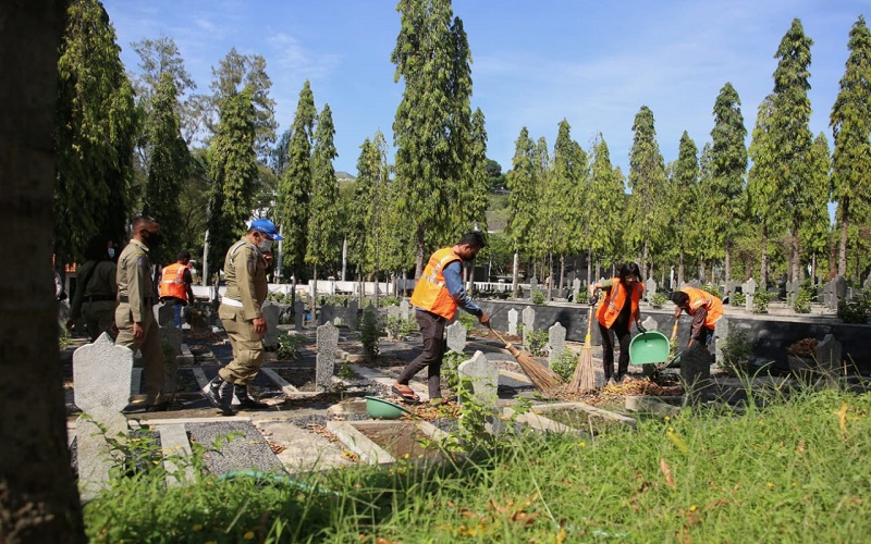 Pengakan Penerapan Protokol Kesehatan di Jawa Tengah Terus Digalakkan, Warga Tak Bermasker Disanksi Bersihkan Makam, 'Biar Mereka Ingat Mati'