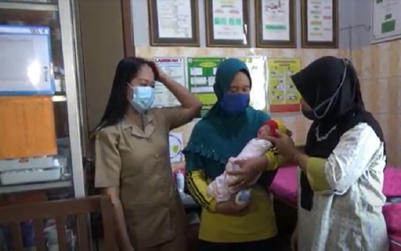 Niat Cari Rongsokan, Warga Banyudono Jateng Digegerkan Penemuan Sesosok Bayi Laki - Laki Dalam Kardus di Gorong - Gorong 