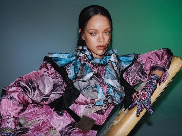 TRENDING Rihanna Dikritik Keras, Disebut Pakai Lagu Mirip Hadis  alunan (Misyari Alafasy) di Peragaan Lingerie
