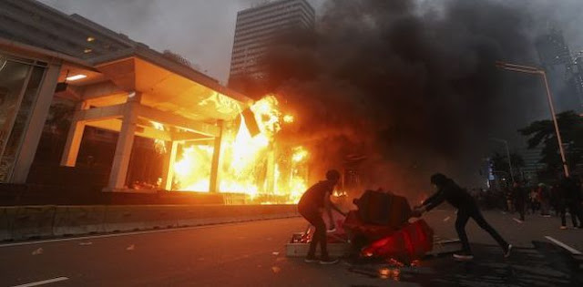 Presiden Jokowi Harus Bertanggung Jawab Atas Segala Kerusakan Akibat Demo