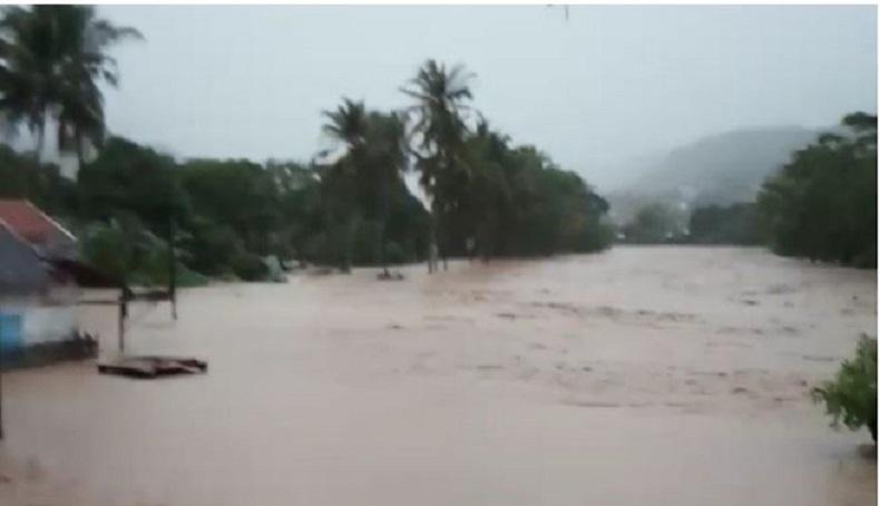 Banjir Bandang Akibat Sungai Meluap Menerjang Kabupaten Garut, 2 Kecamatan Terendam Banjir