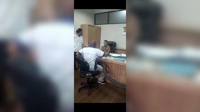 UPDATE Nasib Pria Bawa Ular Piton yang Mengancam Kepala Dinas PUPR Bandung Barat di Ruang Kerjanya
