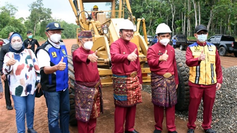 Gubernur Sumsel Menggolontorkan Dana Rp15 Miliar Untuk Melancarkan Pembangunan Jalan Akses Wisata Petanang di Lubuklinggau Sumsel