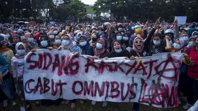 Omnibus Law Cipta Kerja, 'Kado' Jokowi Buat Buruh