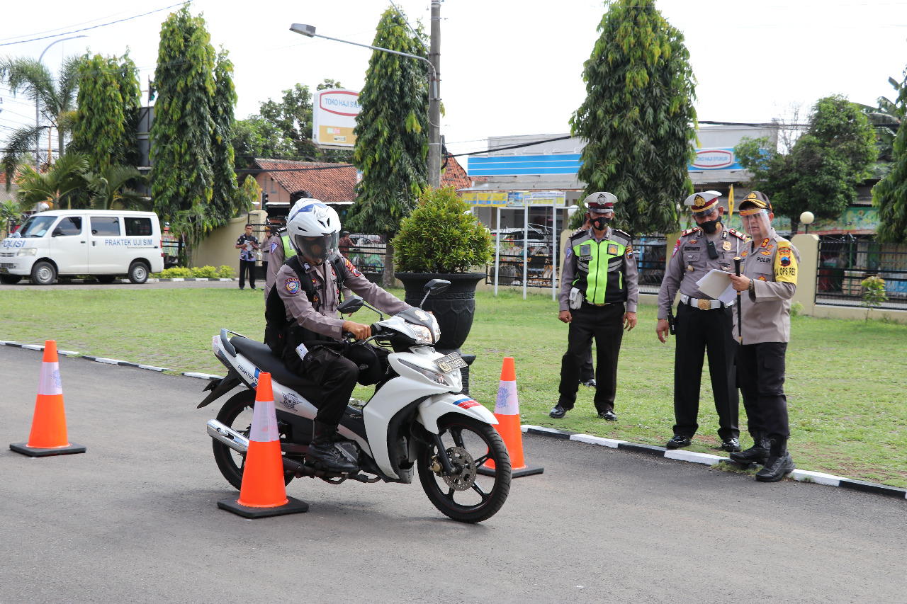 Anggota Polri Dan ASN Polri di Kebumen Mendapat Pelatihan Safety Riding