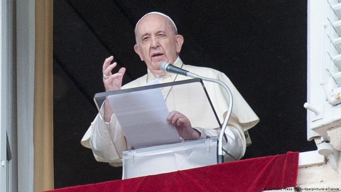 Paus Fransiskus Dukung Penyatuan Sipil Sejenis Bikin Riuh Twitter