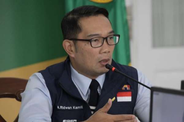 Ridwan Kamil Larang PNS di Jawa Barat Nabung