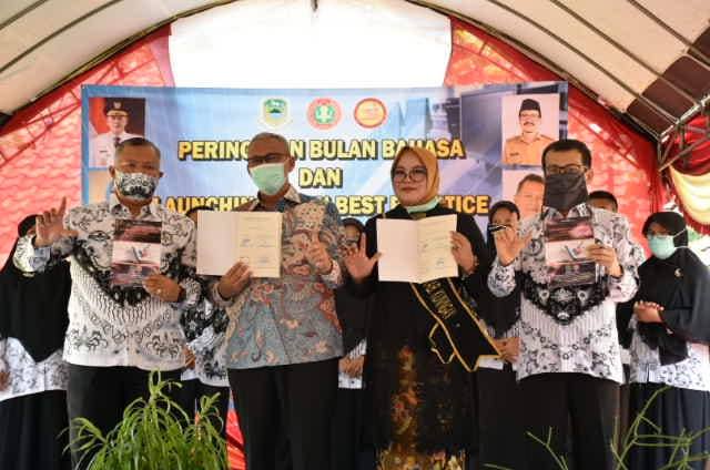 Launching Buku Best Practice Mewarnai Bulan Bahasa Di Kuningan
