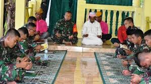 Kenang Jasa Pahlawan, Sejumlah Personel Korem 152/Babullah Ternate Malut Berziarah Ke Makam Pahlawan Sultan Babullah