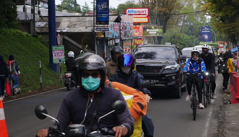 Libur Panjang, Wisatawan Lokal Maupun dari Luar Daerah Mulai Memadati Sejumlah Tempat Wisata di Lembang KBB, Ini Antisipasi Polisi
