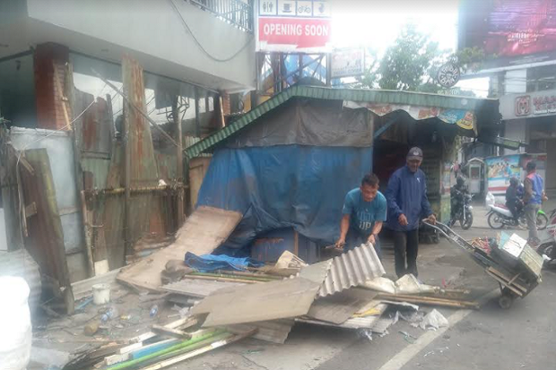 Usai Libur Panjang, PKL di Sepanjang Jalan Raya Lembang KBB Membongkar Lapaknya