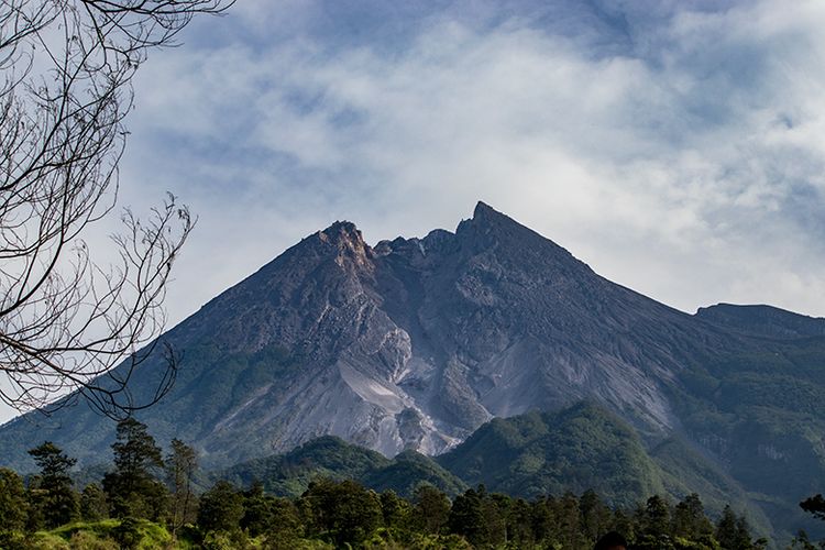 Aktiviitas Terus Meningkat, Selain Gunung Ili Lewotolok di NTT yang Berstatus Siaga, 4 Gunung di Indonesia ini Berstatus Siaga