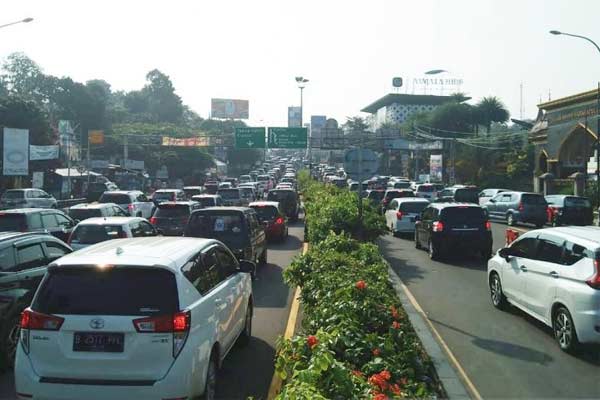 Mengatasi Kemacetan di Jalur Puncak, Bogor Butuh Rp756 Miliar Bangun Kereta Gantung