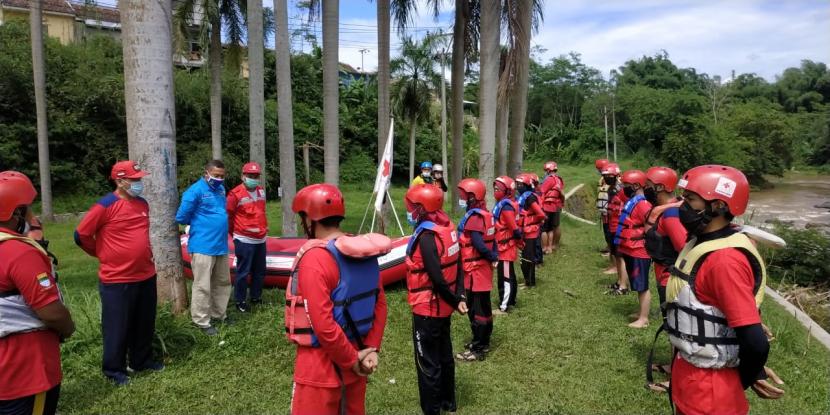 PMI Kota Sukabumi Latih Relawan Penyelamat Korban Banjir