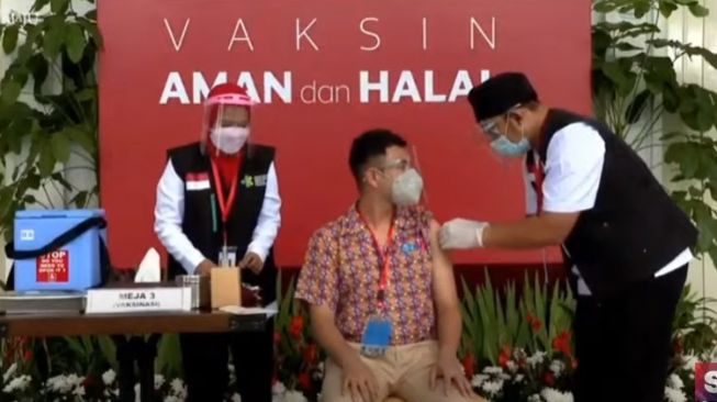 Menjalani Penyuntikan Vaksin di Istana Merdeka, 'Bismillah' Ujar Raffi Ahmad