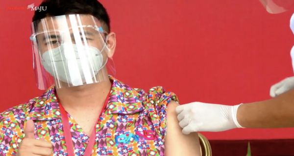 Raffi Ahmad Menjadi Salah Satu Artis yang Menerima Vaksin Covid-19 Perdana,  'Alhamdulillah Diberi Kepercayaan' Ujar Amy Qanita