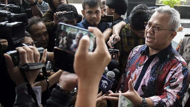 Keppres Jokowi hingga Pencopotan Arief Budiman dari Ketua KPU