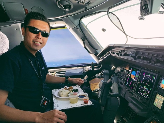 Vincent Raditya Ungkap Makanan dan Minuman yang Dikonsumsi Pilot