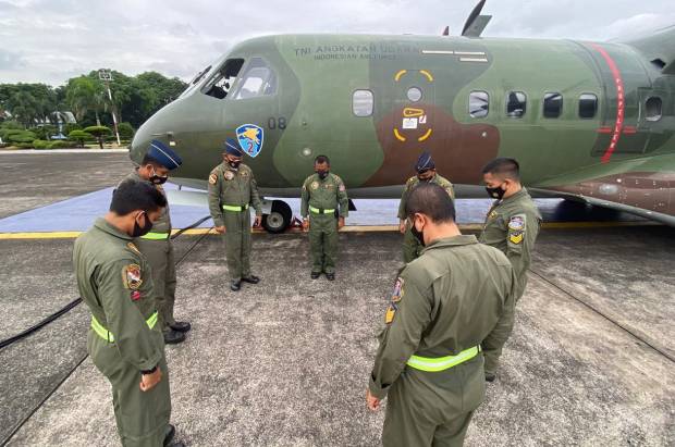 TNI Memberangkatkan Pesawat Boeing 737 Untuk Membantu Korban Gempa Majene Sulbar