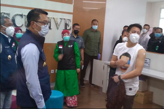 Menjadi Relawan Uji Klinis Vaksin Covid-19 di Bandung, Ridwan Kamil Klaim Tak Perlu Divaksin