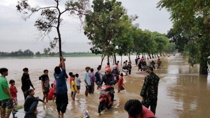Banjir di Kabupaten Majalengka, Jalan Penghubung Desa Terendam, Aktivitas Warga Terganggu