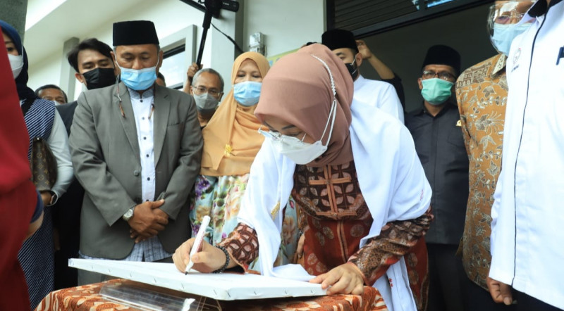 Melakukan Kunker ke Sumbar, Menaker Meninjau BLK Komunitas Thawalib Gunung Padang