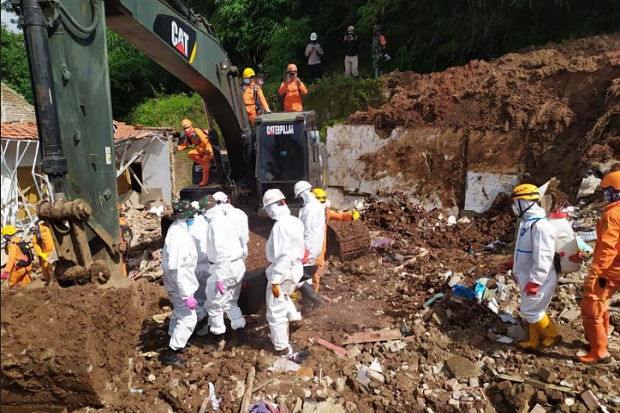 Bencana Longsor di Cimanggung Sumedang, Tim SAR Gabungan Berhasil Temukan 2 Korban Meninggal