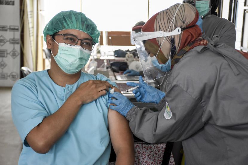 60 Nakes di Bandung tak Hadiri Jadwal Vaksinasi Covid-19