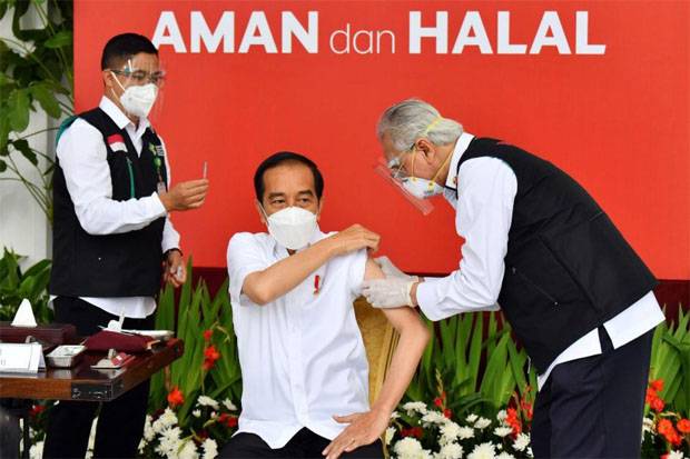 Presiden Jokowi Mengatakan Salah Satu Kunci Vaksinasi Covid-19 Adalah Soal Kecepatan