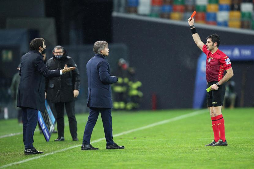 Antonio Conte Mendapat Hukuman Kartu Merah, Lanjut Adu Mulut, 'Anda Selalu Merugikan Inter Milan!'