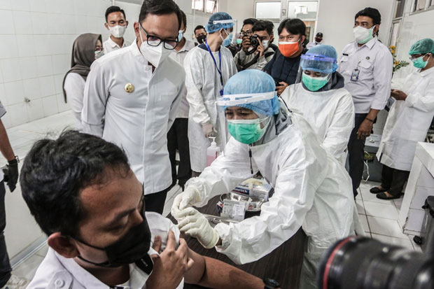 Sebanyak 1.263 Nakes Kota Bogor Telah Menjalani Vaksinasi Covid-19 Tahap Pertama