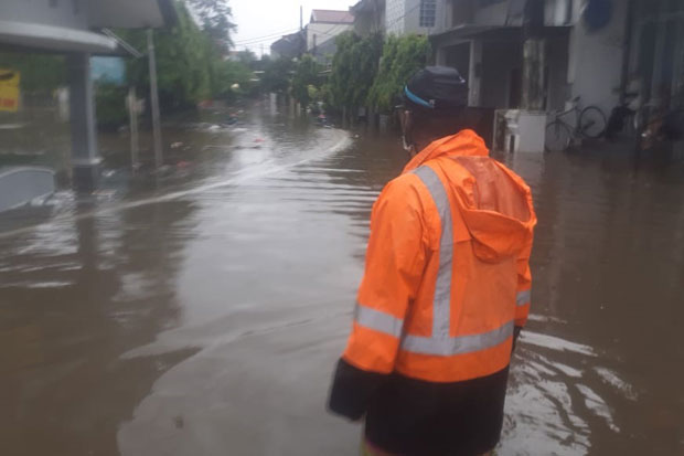 Hujan Mengguyur Sejak Pagi Hari Tadi, 3 Kecamatan di Bekasi Terendam Banjir