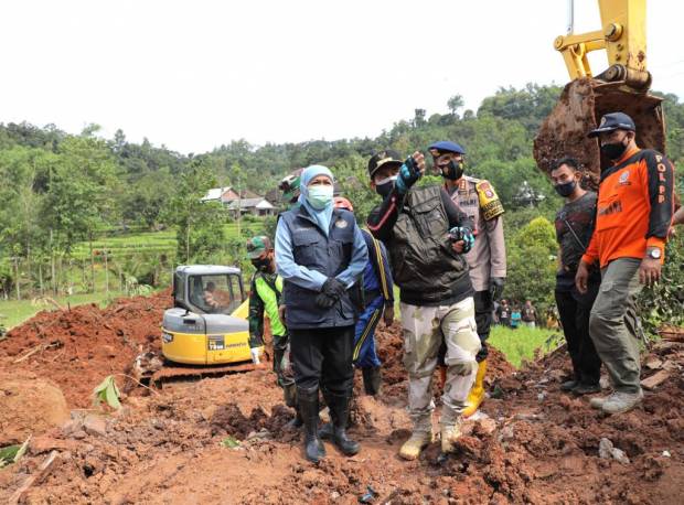 Banjir dan Longsor Kabupaten Nganjuk, 10 Warga Hilang Masih dalam Pancarian