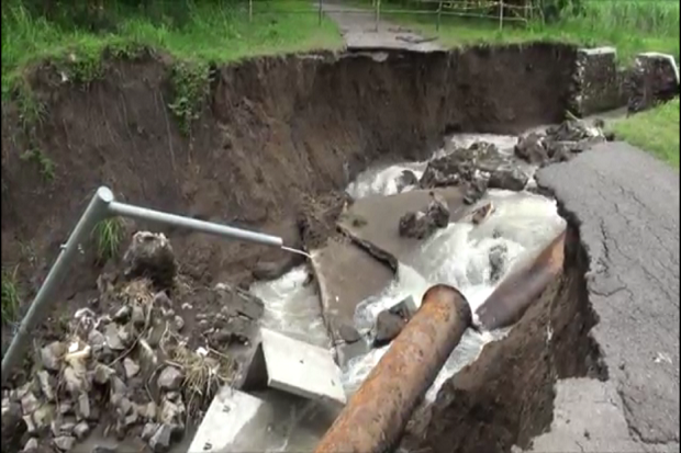 Diterjang Banjir Bandang, Jalan Penghubung 2 Desa di Mojokerto Terputus