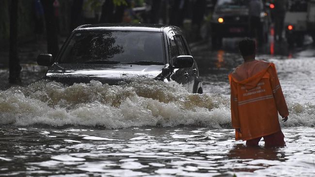 Titik Banjir Jakarta Pagi Ini, dari Kemang hingga Pondok Kopi