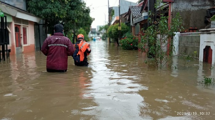 Titik Banjir di Bekasi Bertambah Jadi 55, Paling Parah di Jatiasih
