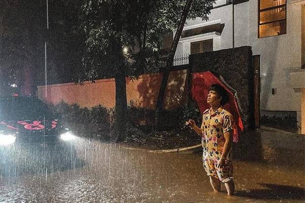 Banjir Merendam Sejumlah Lokasi di Jakarta, Mobil Mewah Milik Atta Halilintar Dikabarkan Terendam Air