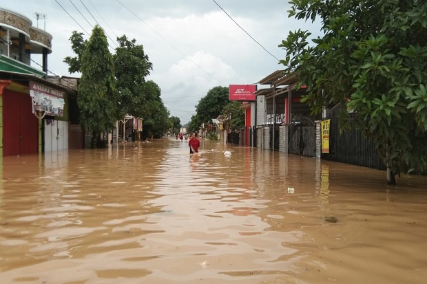 Musibah Banjir di Kabupaten Karawang Semakin Luas, 8.539 Rumah Terendam Ribuan Orang Mengungsi