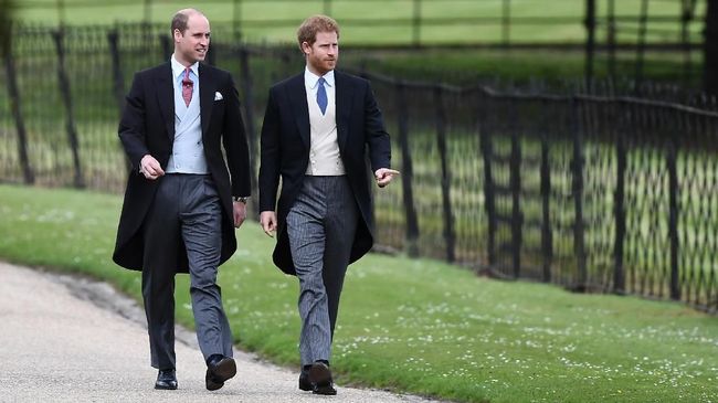 Pangeran William Disebut Kesal dengan Sikap Harry ke Ratu