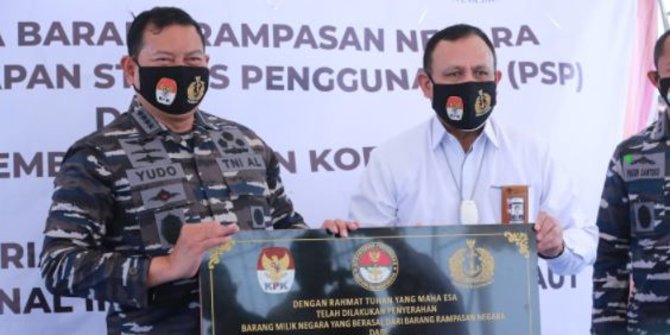 Ketua KPK Serahkan Aset Rampasan Korupsi ke TNI AL Senilai Rp55,8 Miliar