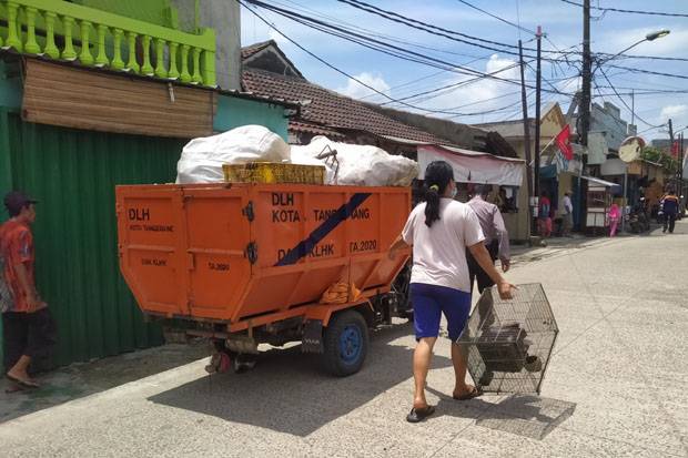 Tangerang Terdampak Banjir, Hasilkan Ratusan Ton Sampah