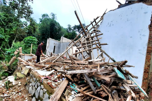 Kerusakan Rumah Warga Akibat Bencana Pergarakan Tanah di Kabupaten Purwakarta Terus Bertambah