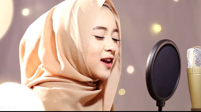Foto Jadul Nissa Sabyan Vokalis Sabyan Gambus, Cantik dan Imutnya Pakai Jilbab Sejak Kecil