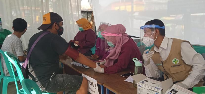 Sebanyak 2.000 Pedagang Pasar di Kabupaten Garut Menjadi Sasaran Vaksinasi Covid-19