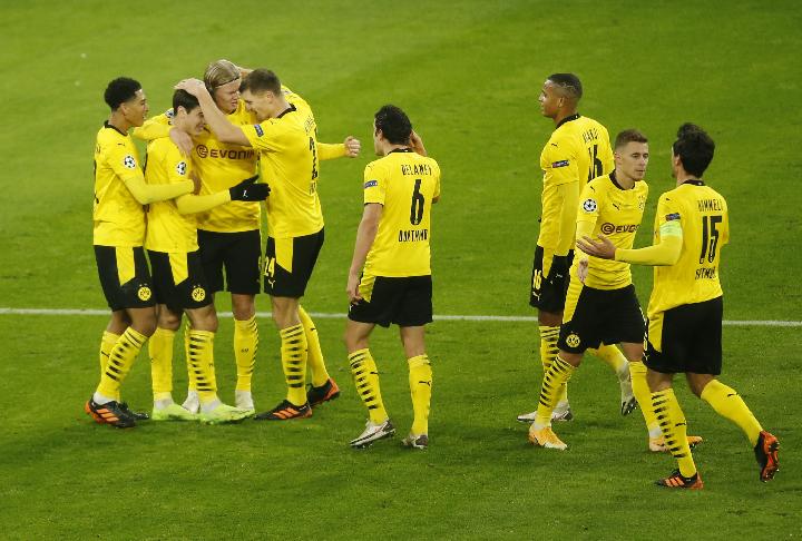 Singkirkan Sevilla, Edin Terzic Bangga Dengan Kinerja Dortmund