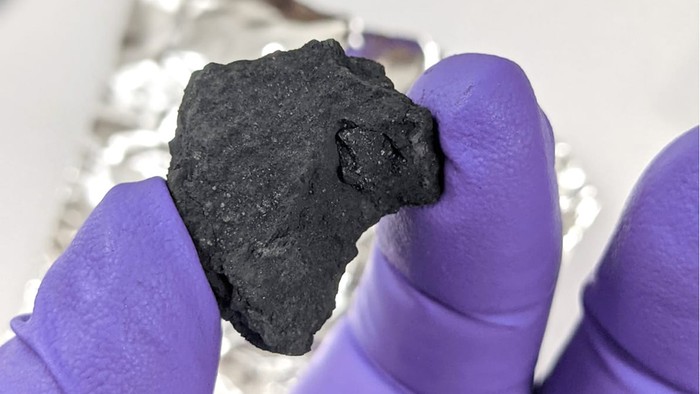 Batu Meteor Jatuh di Inggris, Terkait Pembentukan Tata Surya 4,6 Miliar Tahun