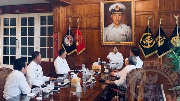 Prabowo Didatangi 5 Jenderal Berbaju Putih, Apa yang Terjadi?