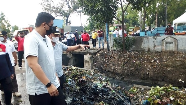 Bobby Beraksi Lagi, Kali Ini Pimpin Normalisasi Parit Cegah Banjir di Medan