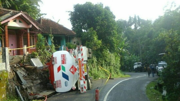 Buntut Kecelakaan Maut, Polisi Larang Kendaraan Jenis Ini Melintas di Jalur Malangbong-Wado