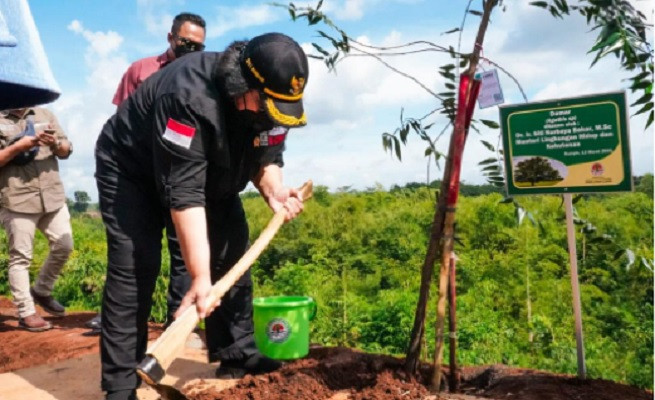 Menterti LHK Menanam Pohon Bersama di Rumpin Bogor, 'Menandakan Kepekaan Rimbawan Membangun dan Menjaga Lingkungan'